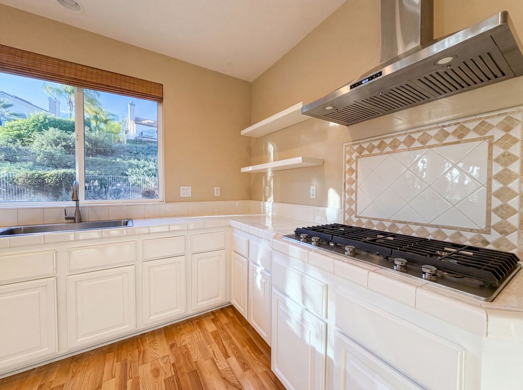Photo 10 of 31 of 22017 Sunrise View Pl, Santa Clarita, CA