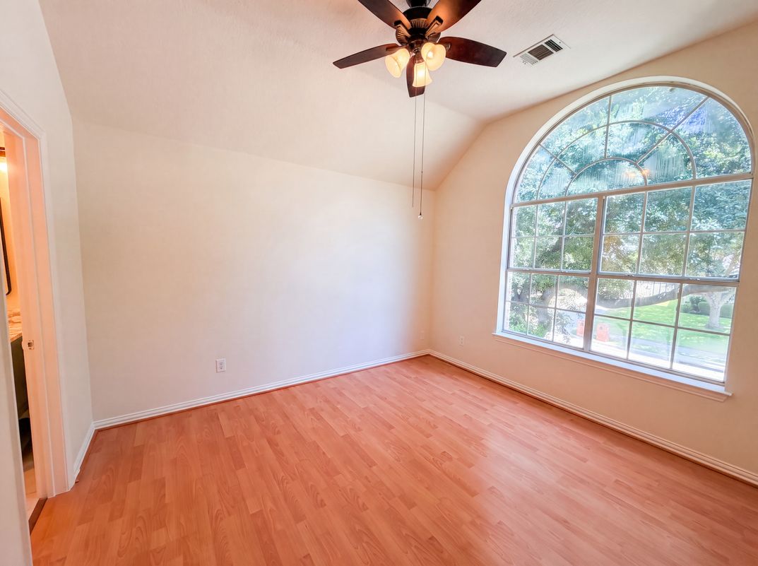 Photo 13 of 22 of 3106 Westshore Dr, Rowlett, TX