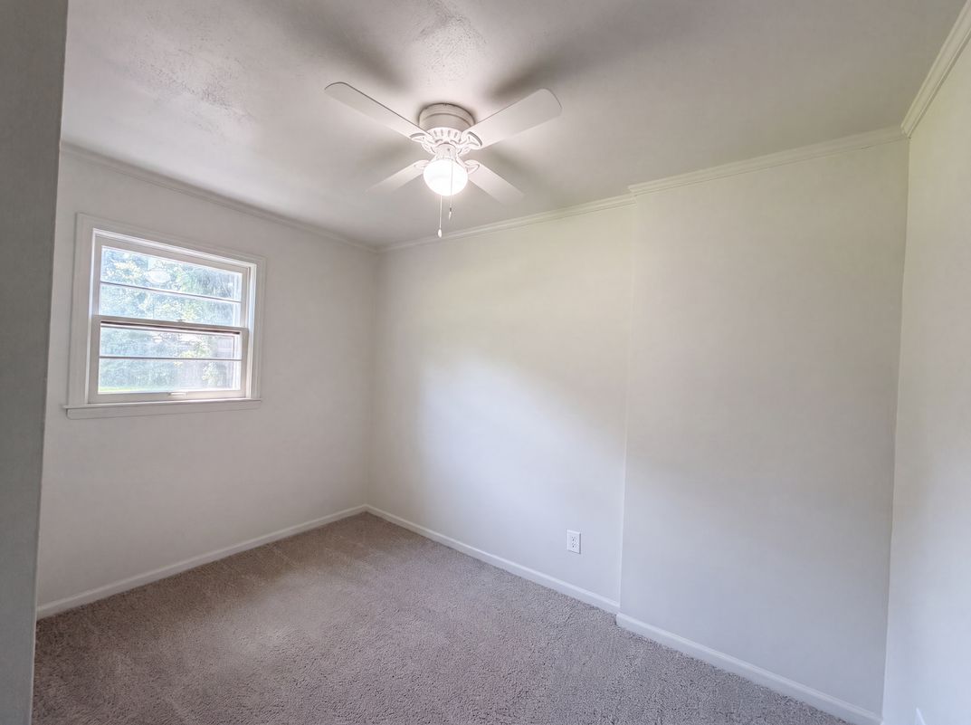 Photo 10 of 13 of 11615 W 68th St, Shawnee, KS