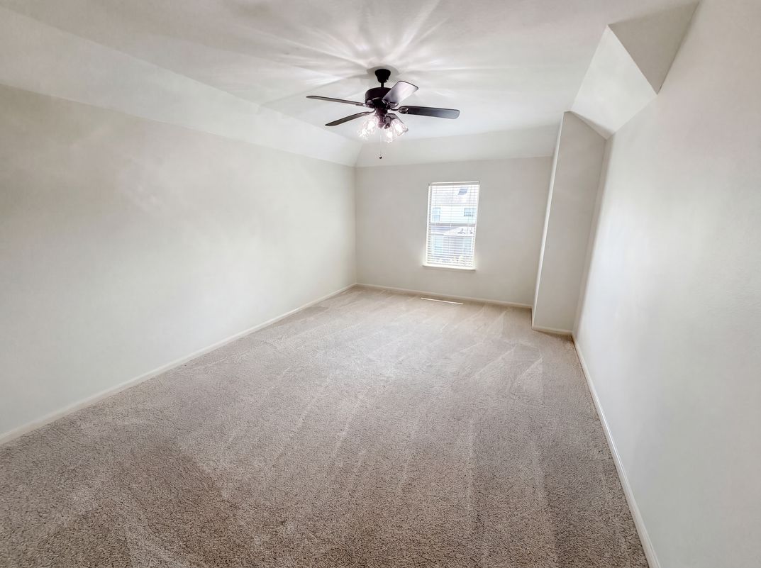 Photo 17 of 36 of 15822 Maple Shores Dr, Houston, TX