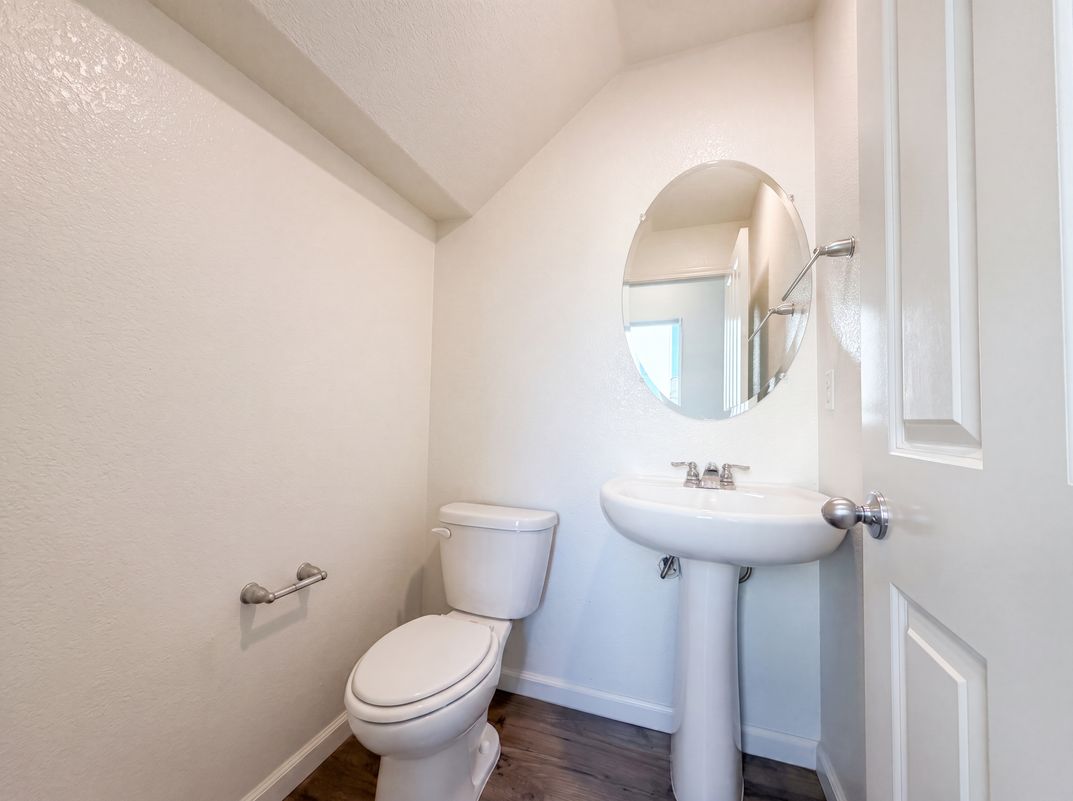 Photo 18 of 27 of 8224 Kossum Way, Elk Grove, CA