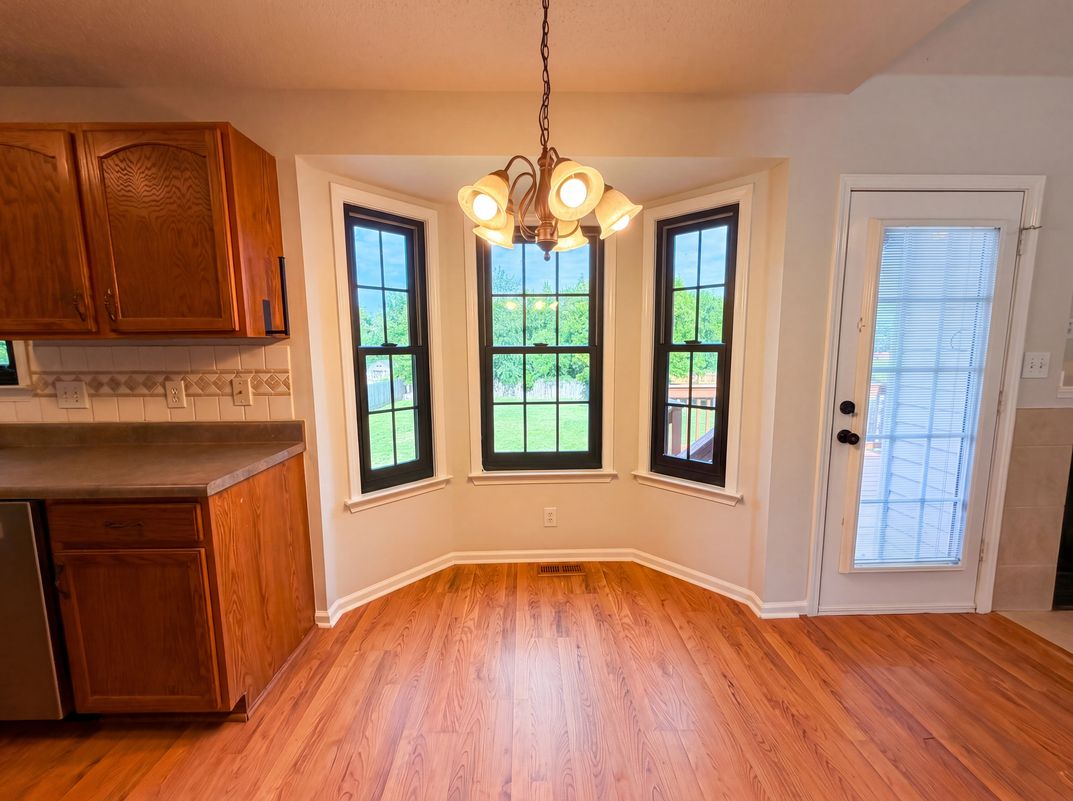 Photo 7 of 26 of 1688 Cedar Springs Cir, Clarksville, TN