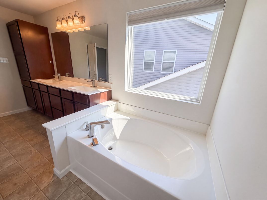 Photo 16 of 28 of 5945 Hawkins Ridge Ct, Saint Louis, MO