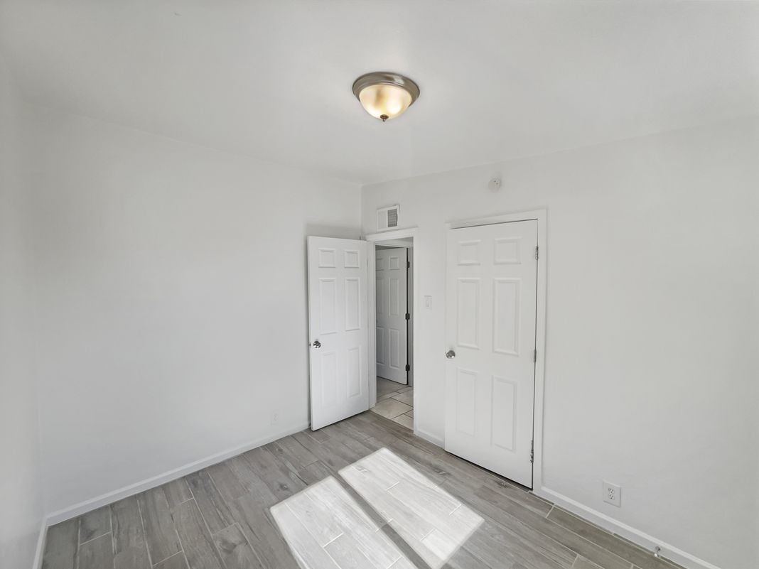 Photo 12 of 17 of 802 W Tipton Dr, Tucson, AZ