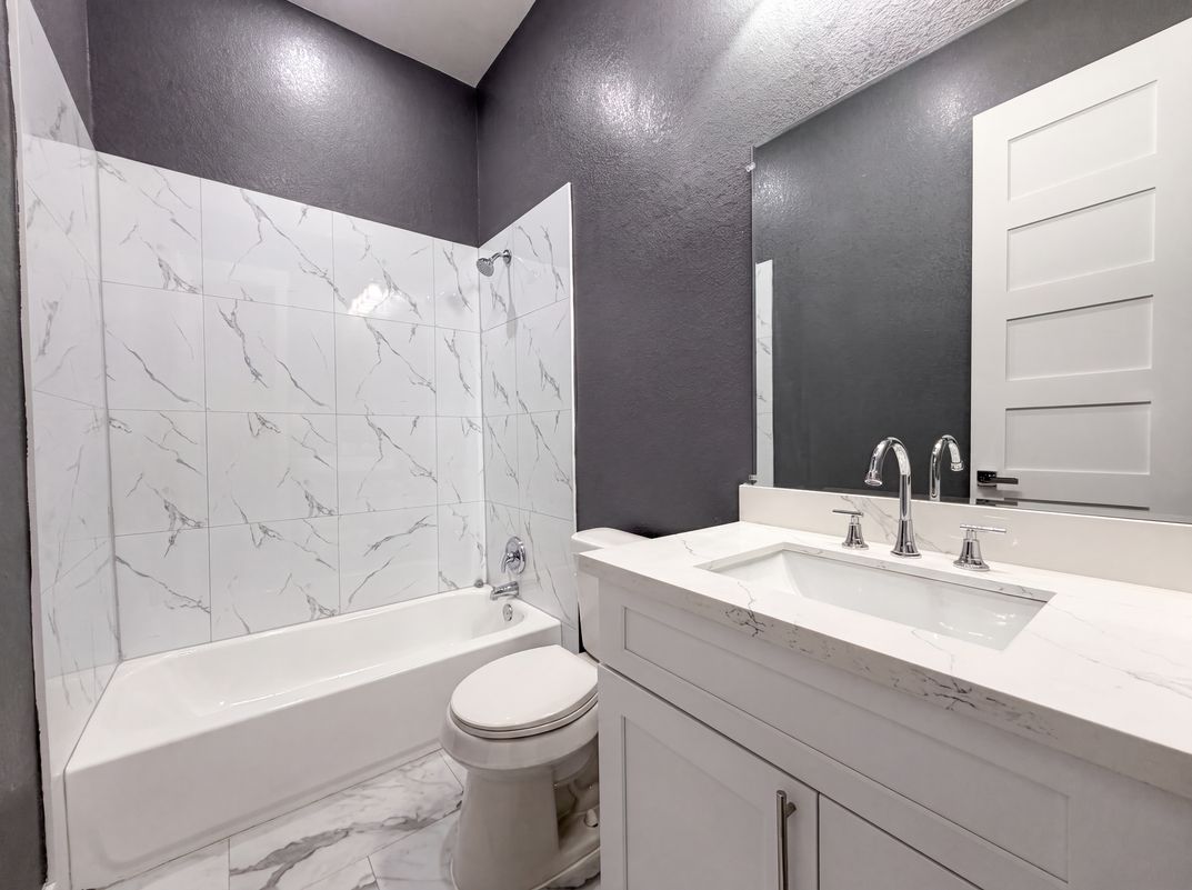 Photo 11 of 19 of 4704 Ward St, Houston, TX
