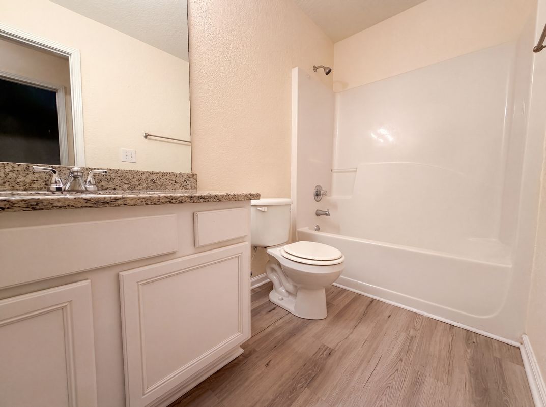 Photo 13 of 18 of 5080 Windsor Forrest Ln, Atlanta, GA
