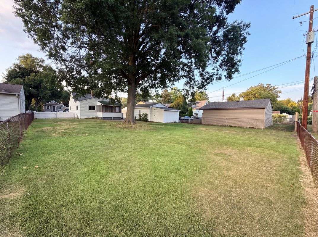 Photo 15 of 16 of 35115 University St, Westland, MI