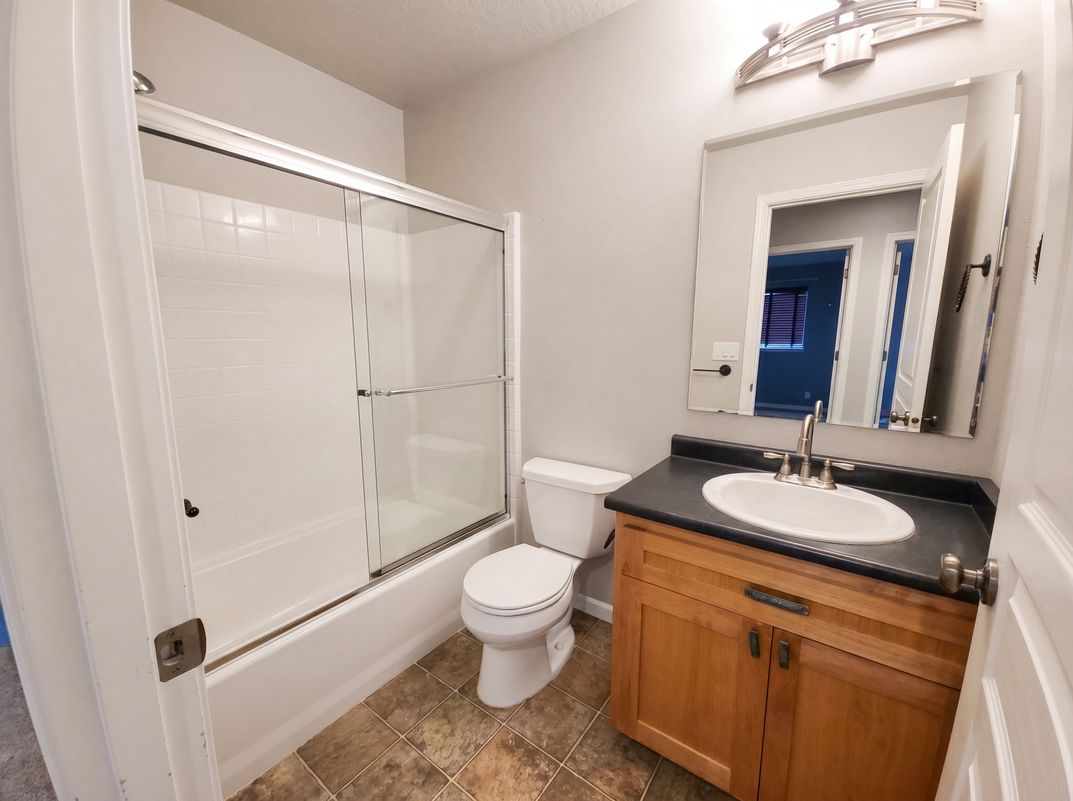 Photo 14 of 22 of 1310 Willow St, Junction City, OR
