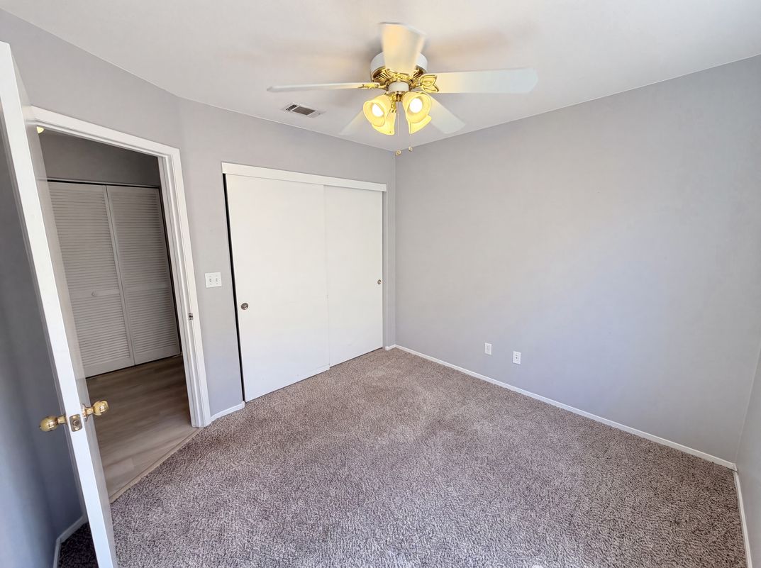 Photo 14 of 33 of 9121 Indian Breeze Dr, Las Vegas, NV