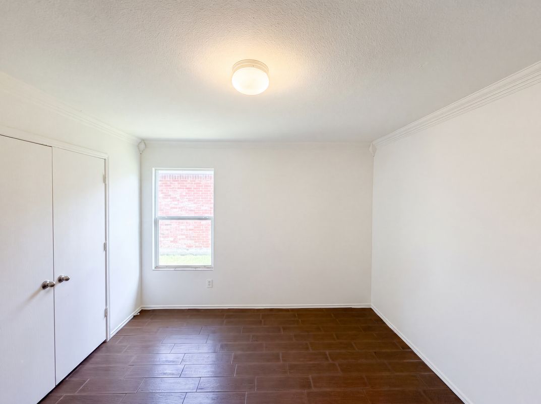 Photo 11 of 18 of 6200 St James Pl, Denton, TX