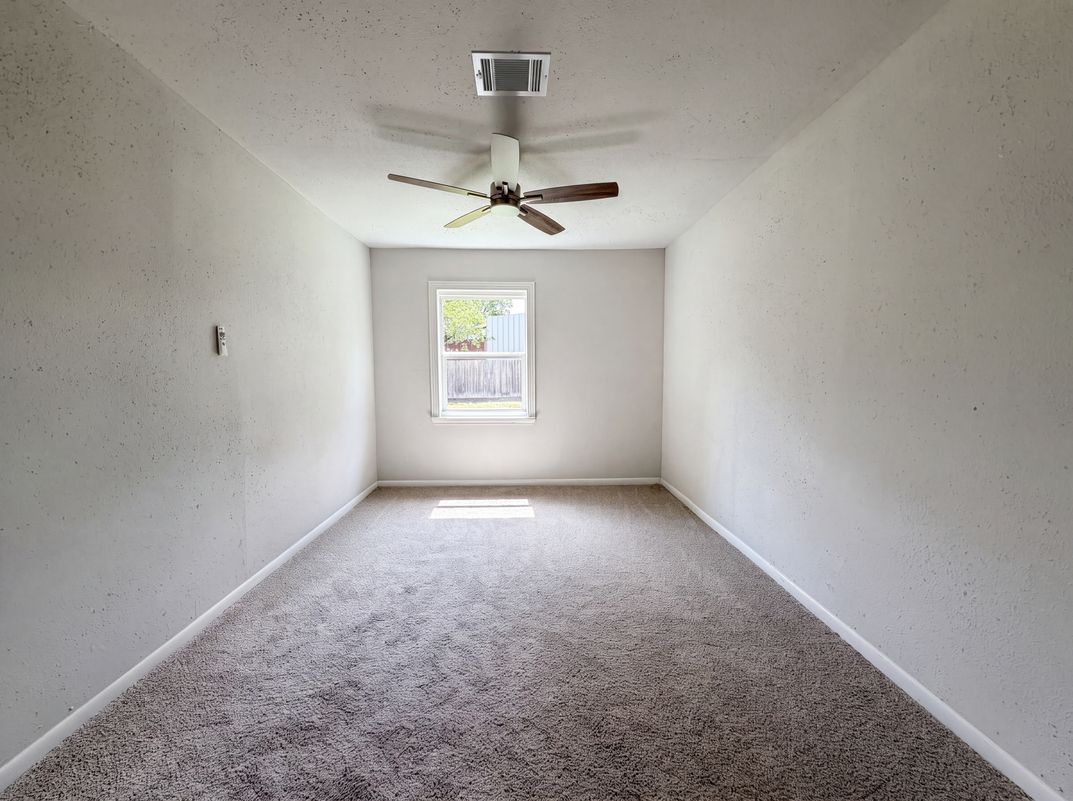 Photo 13 of 20 of 4214 E Toliver St, Houston, TX