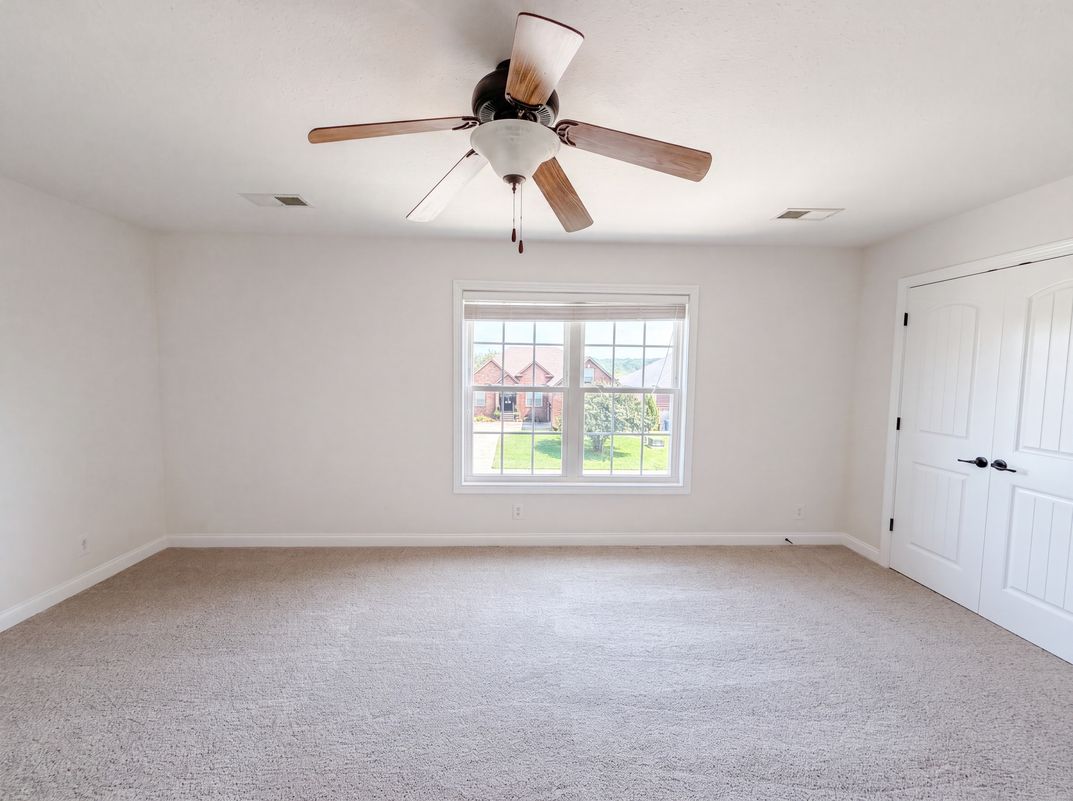 Photo 15 of 27 of 1733 Apache Way, Clarksville, TN