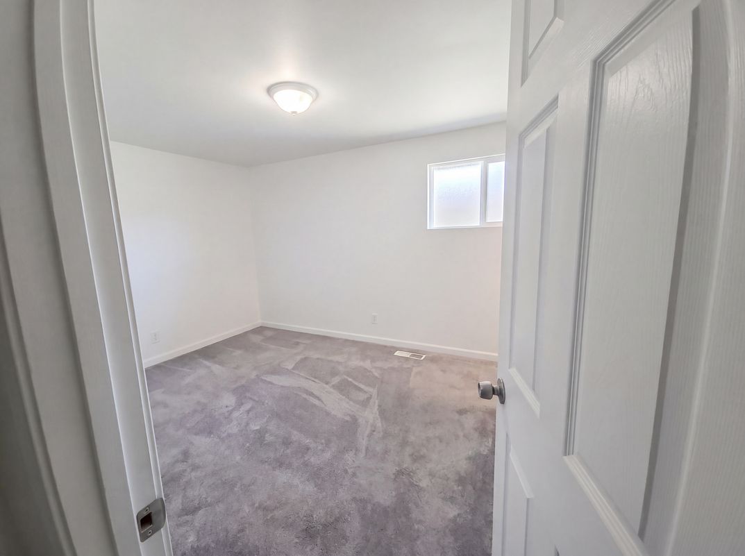 Photo 9 of 16 of 2508 W Francis Ave, Spokane, WA