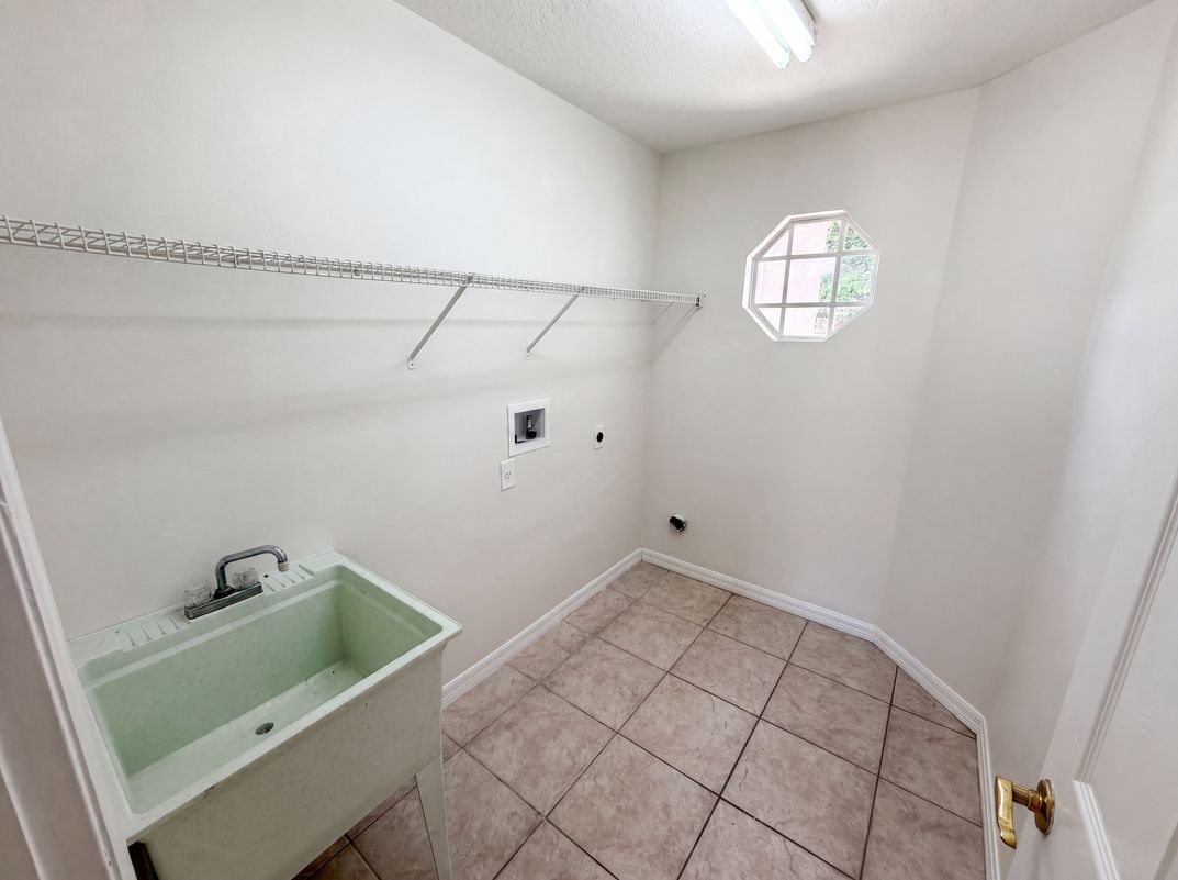 Photo 17 of 43 of 2270 Blossomwood Dr, Oviedo, FL