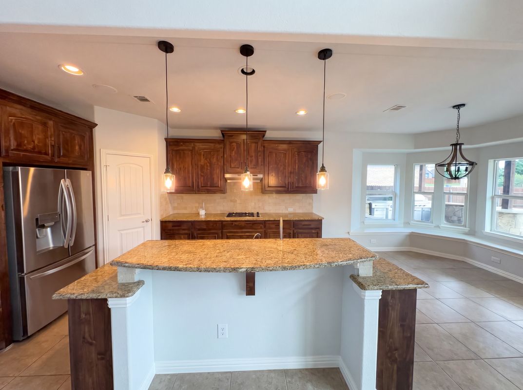 Photo 6 of 23 of 3105 Bridgewater Dr, Little Elm, TX