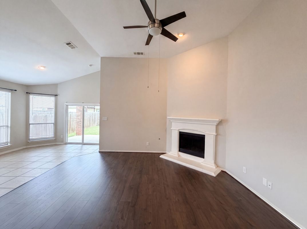 Photo 3 of 20 of 1205 Kachina Ln, Haslet, TX