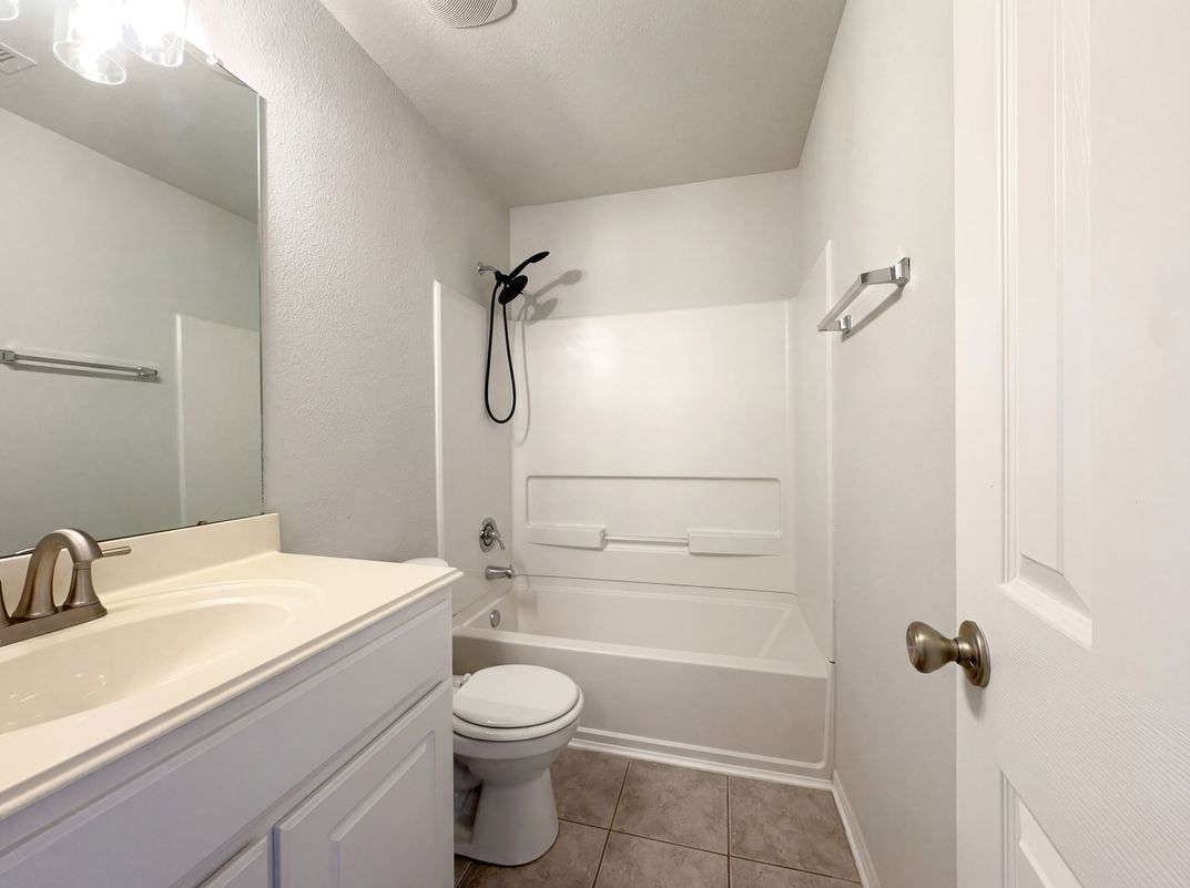 Photo 14 of 17 of 2310 Redfish Dr, Texas City, TX