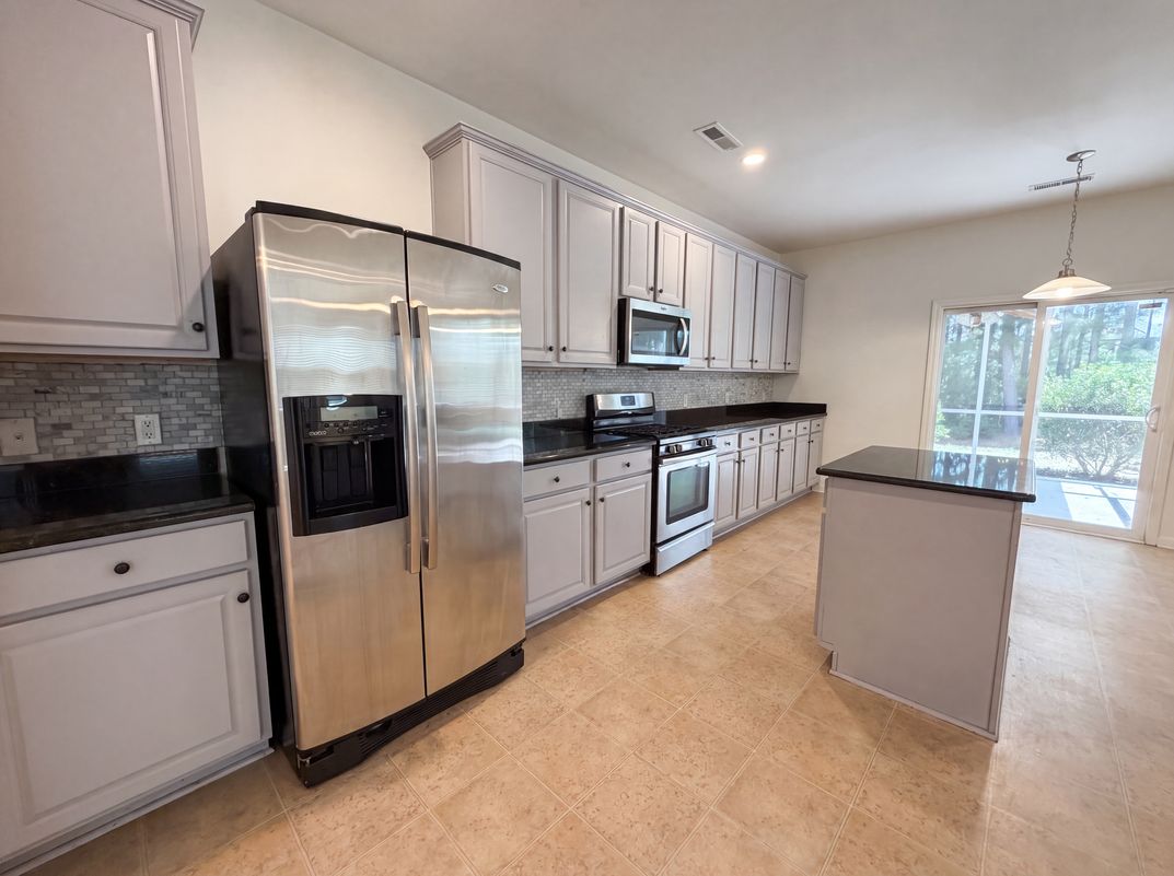 Photo 9 of 25 of 252 Cameron St, Summerville, SC