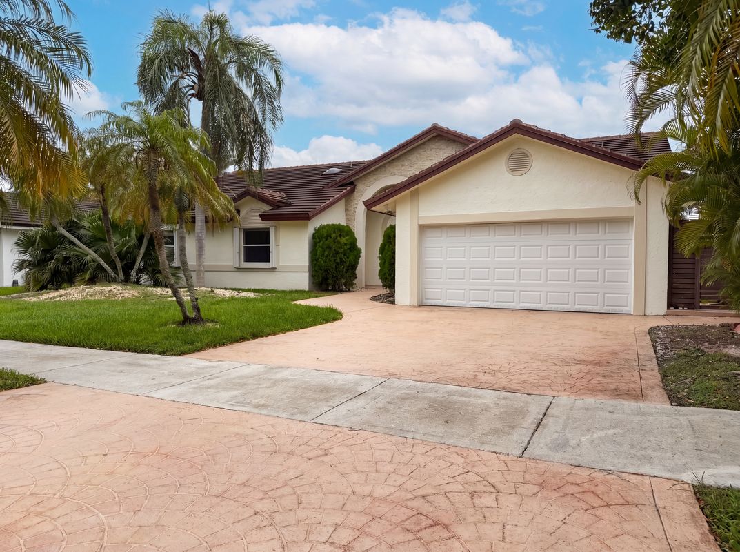 Photo 21 of 25 of 16571 SW 145th Ave, Miami, FL