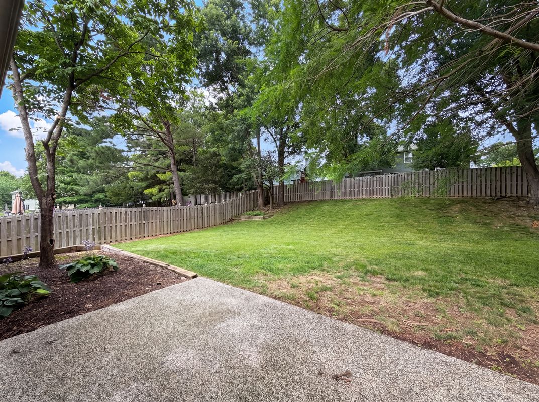 Photo 18 of 20 of 743 Eaglebrooke Dr, Ballwin, MO