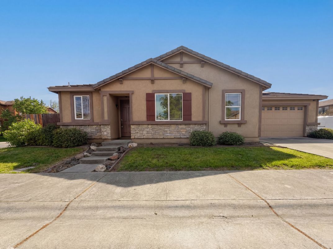 Property photo 1 of 400 Caravaggio Cir