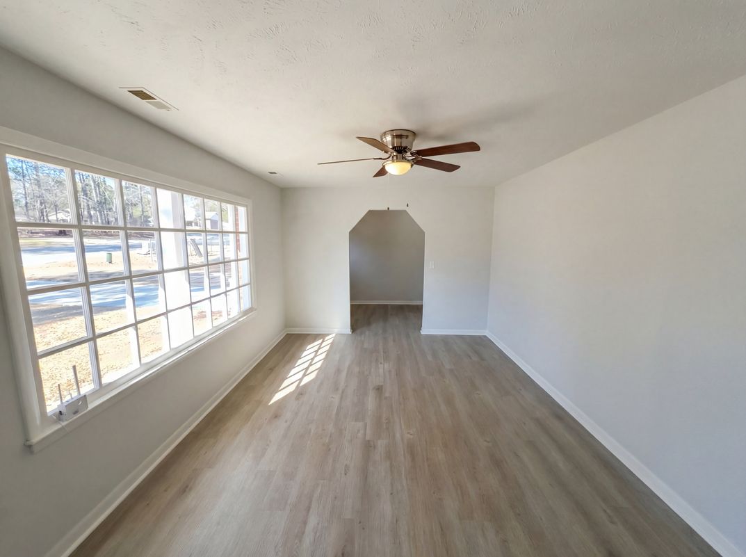 Photo 7 of 18 of 7594 Beverly Dr, Fayetteville, NC
