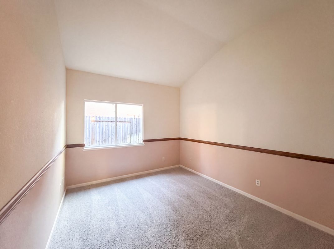Photo 9 of 44 of 5344 Swindon Rd, Rocklin, CA