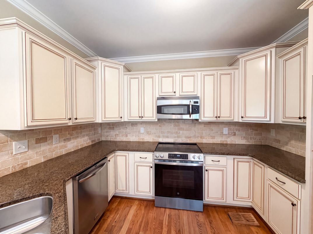 Photo 6 of 25 of 5474 Alamo Dr, Winston Salem, NC