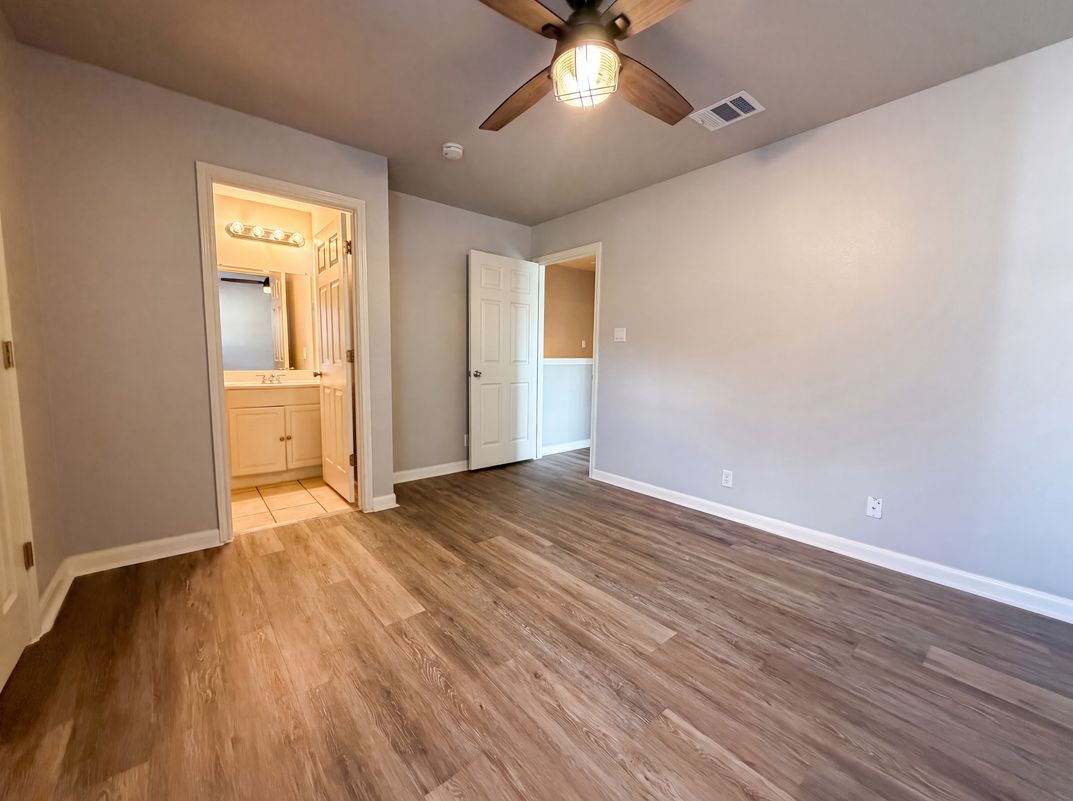 Photo 4 of 16 of 40 Chapel Hill Cir, San Antonio, TX