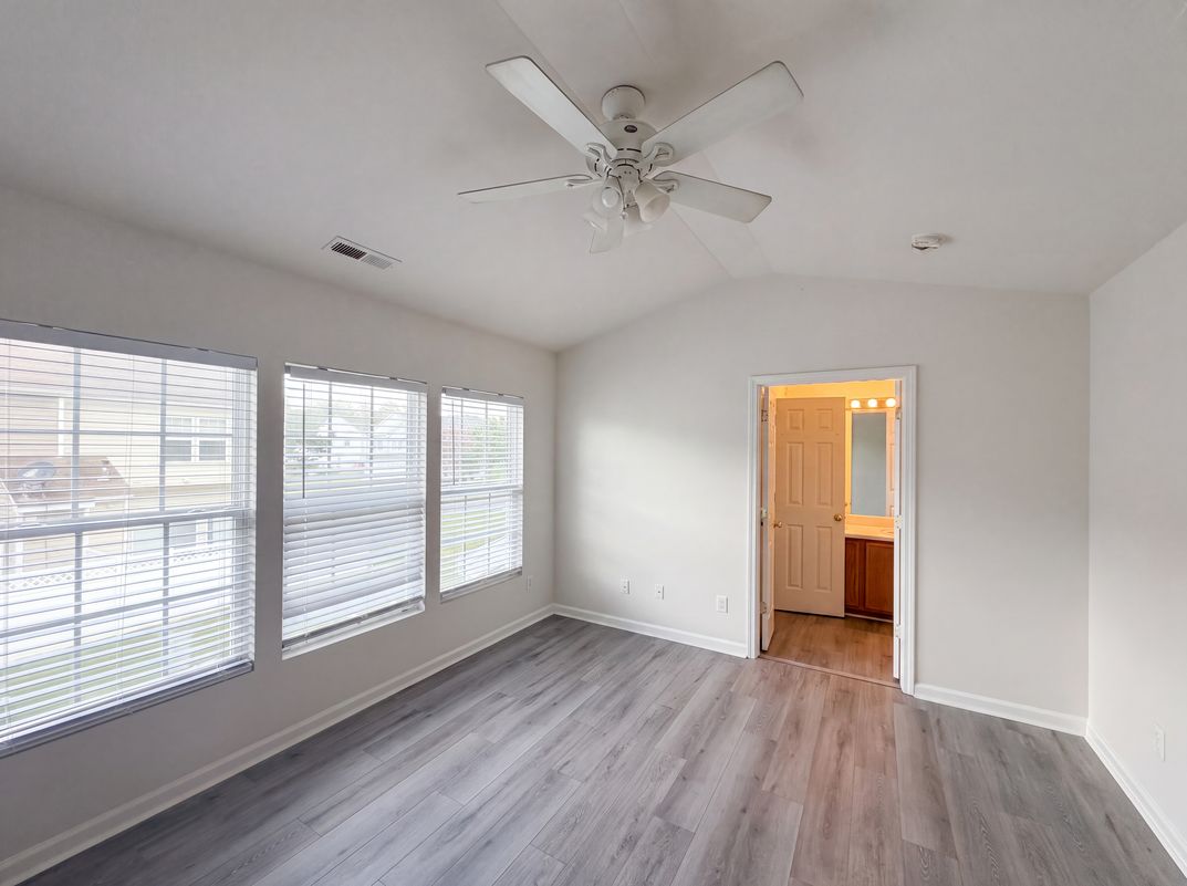 Photo 4 of 17 of 5111 Brooke Lauren Ln, Raleigh, NC