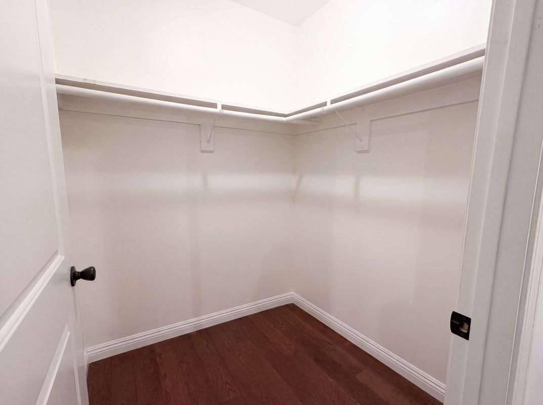 Photo 16 of 22 of 1138 S St Andrews Pl, Los Angeles, CA
