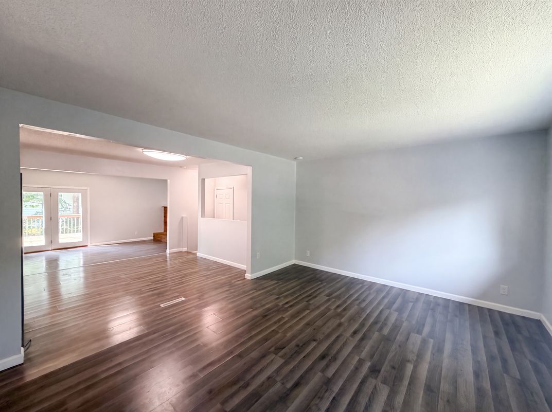 Photo 6 of 33 of 1415 Bolenhill Ave, Columbus, OH