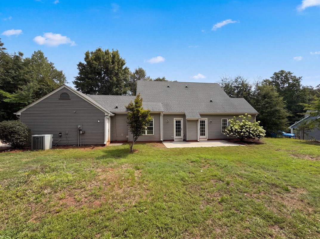 Photo 5 of 17 of 520 Patriot Way, West Union, SC