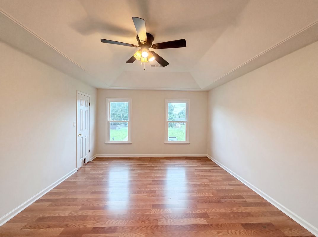 Photo 4 of 24 of 3402 Chaney Ln, Clarksville, TN