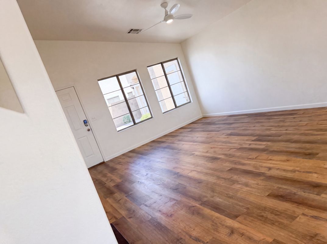 Photo 9 of 24 of 1376 S Boulder St, Gilbert, AZ