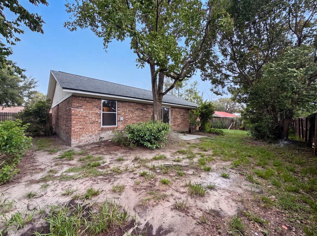 Photo 18 of 19 of 6320 Ian Chad Dr E, Jacksonville, FL