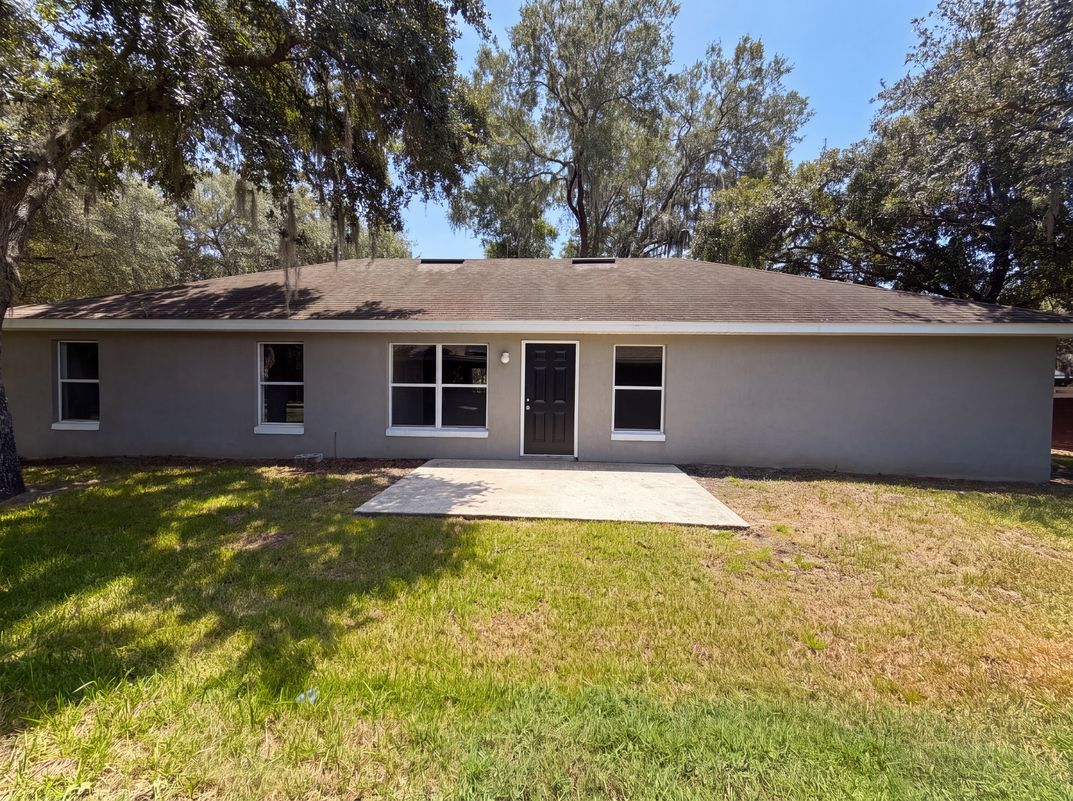 Photo 5 of 33 of 306 Garden Oak Ct, Apopka, FL