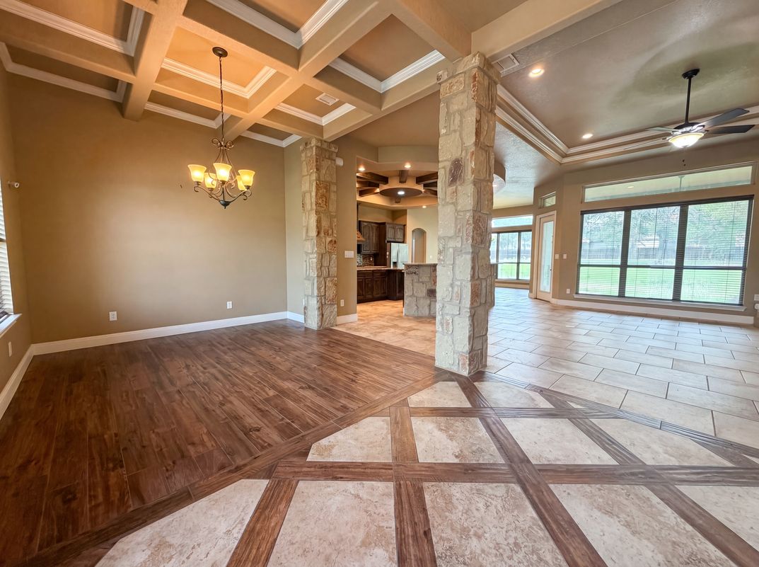Photo 6 of 16 of 105 E Eden Vly, Adkins, TX