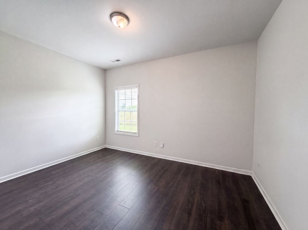 Photo 13 of 23 of 734 Mitscher Dr, Spring Hill, TN