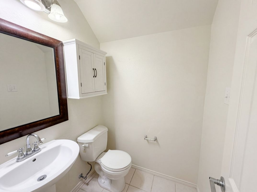 Photo 9 of 23 of 2027 Pine Knot Dr, Heartland, TX
