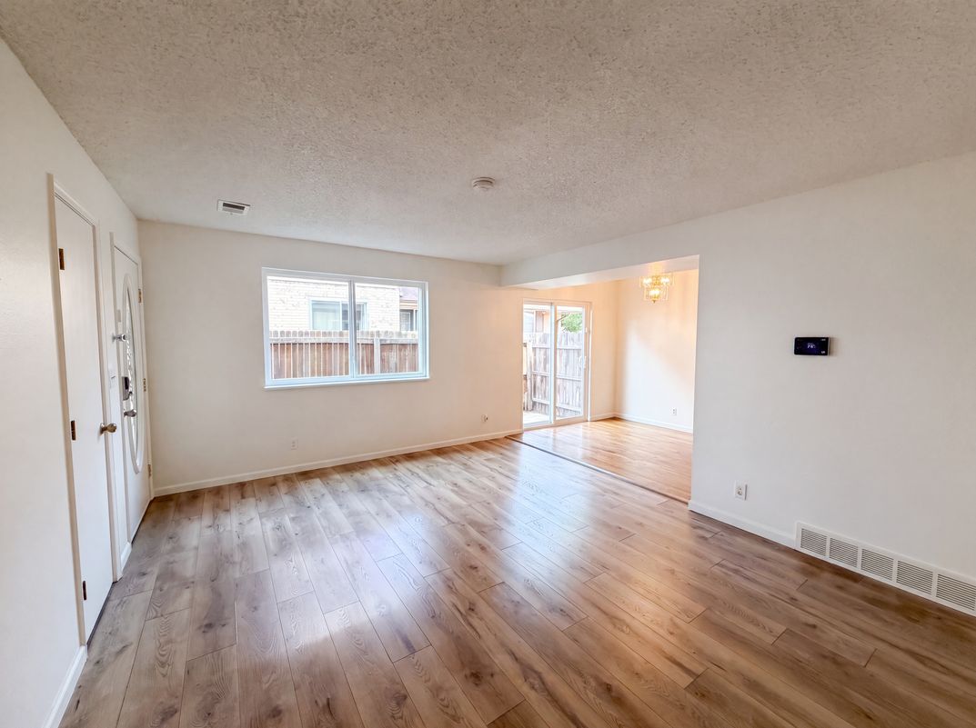 Photo 4 of 18 of 9867 Lane St, Thornton, CO