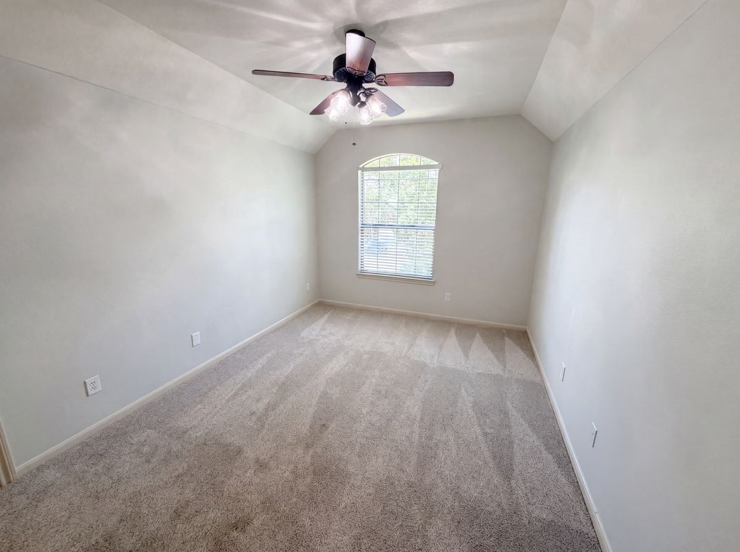 Photo 19 of 36 of 15822 Maple Shores Dr, Houston, TX