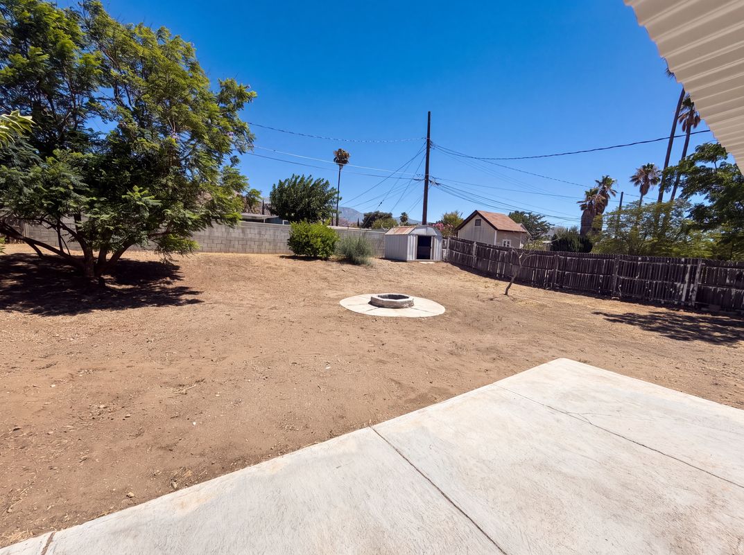 Photo 19 of 21 of 415 E Indian School Ln, Banning, CA