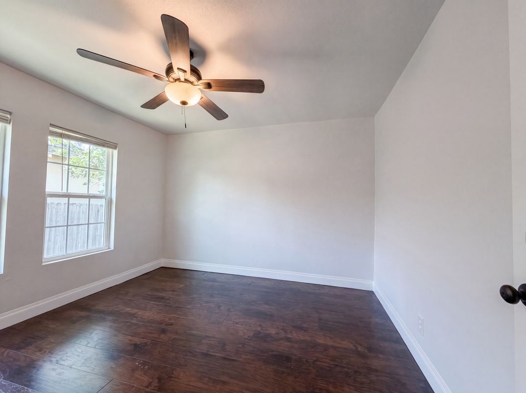 Photo 12 of 17 of 2832 Avenue I, Fort Worth, TX