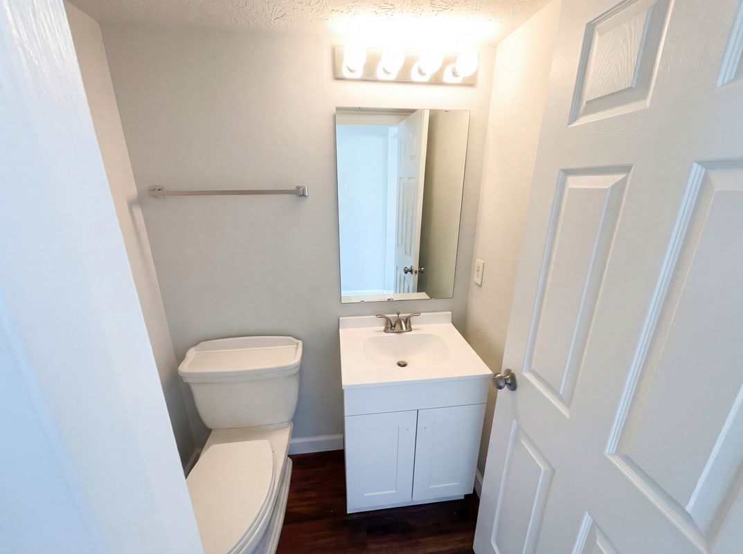 Photo 16 of 31 of 10142 Sandcherry Ln, Indianapolis, IN