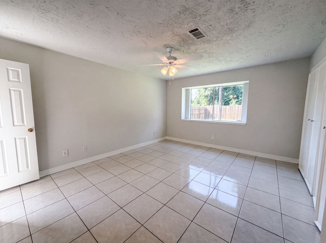 Photo 12 of 21 of 3542 Nutwood Ln, Spring, TX
