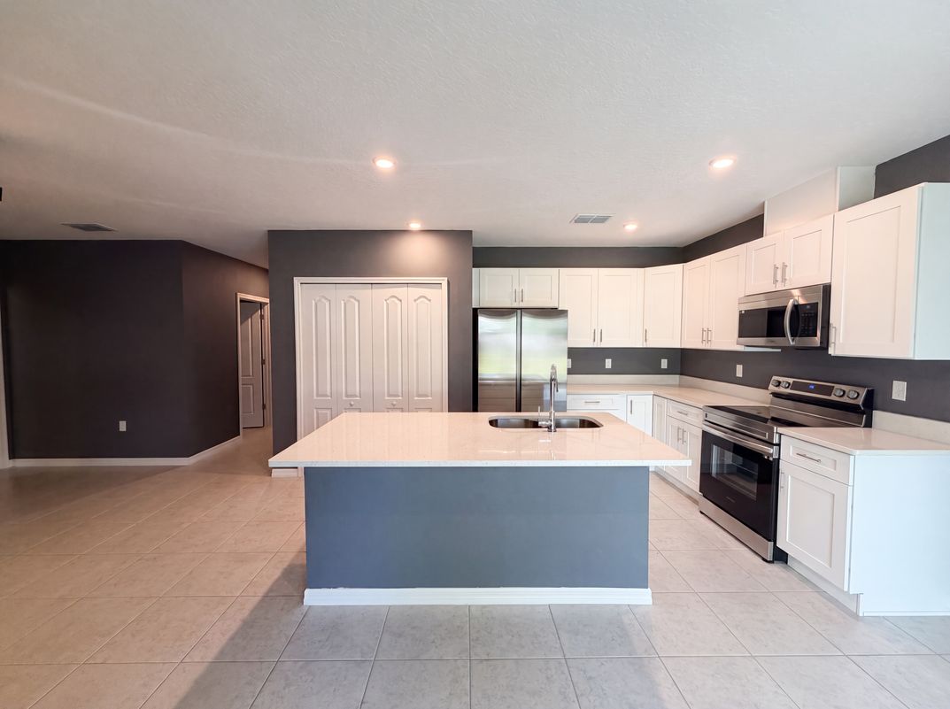 Photo 9 of 21 of 1443 General Custer Ave, Daytona Beach, FL