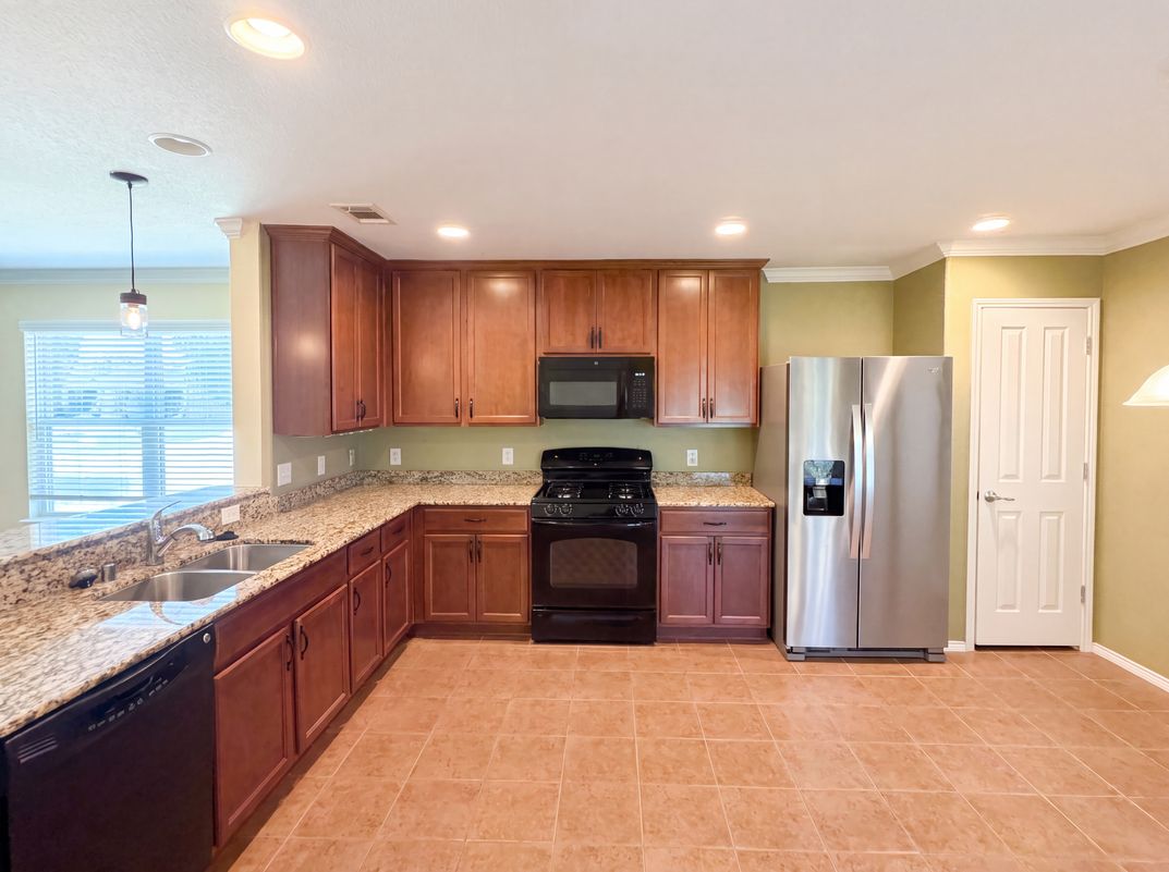 Property photo 2 of 7886 Whirlwind Dr