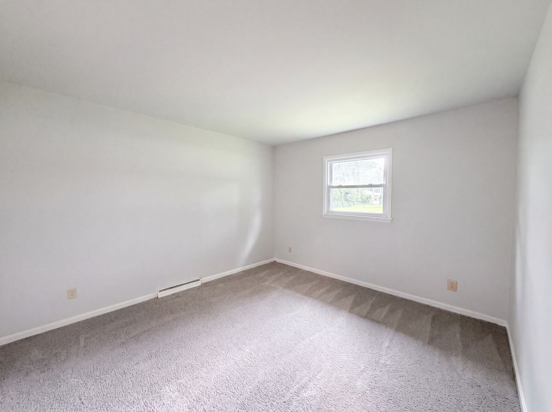 Photo 15 of 22 of 902 W Highland Dr, Shelbyville, IN