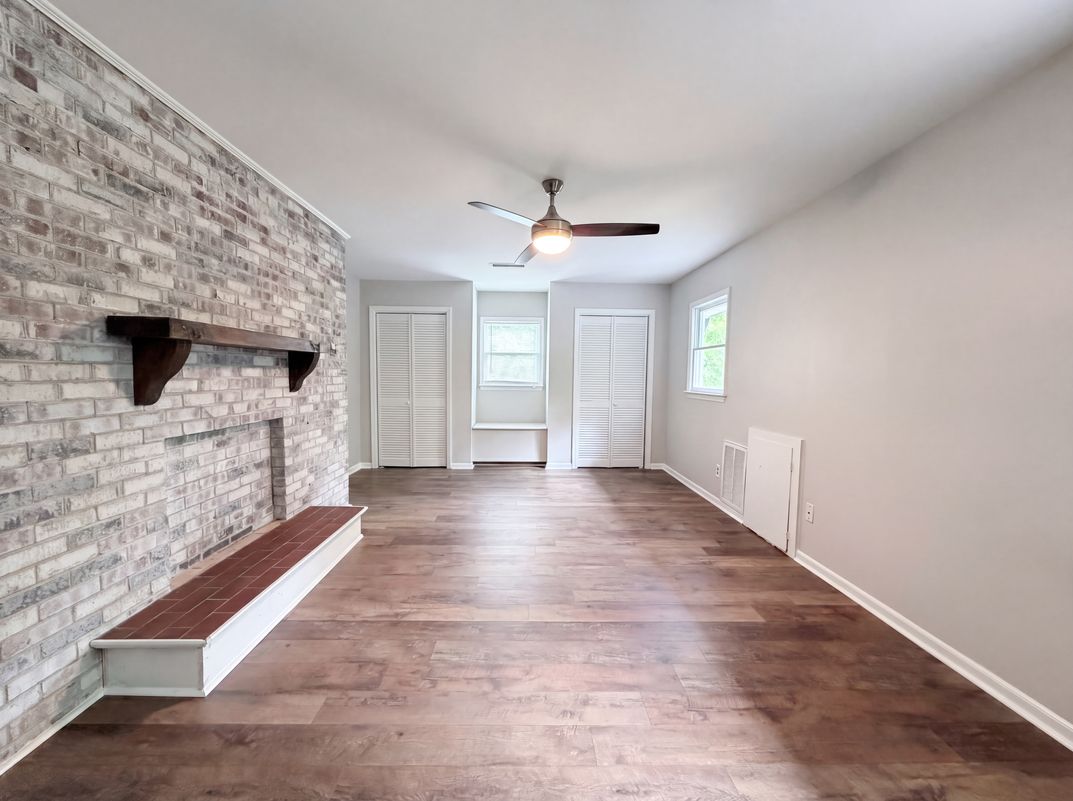 Photo 11 of 26 of 706 Crescent Dr, Cherryville, NC